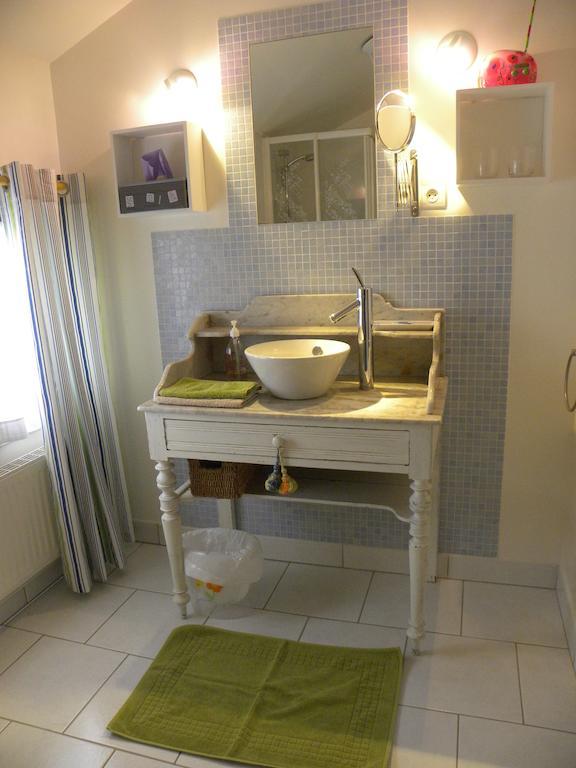 Entre Cour Et Jardin Bed & Breakfast Compertrix Oda fotoğraf
