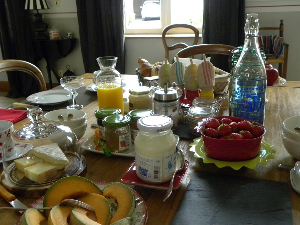 Entre Cour Et Jardin Bed & Breakfast Compertrix Dış mekan fotoğraf